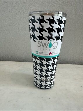 Swig Life Houndstooth Tumbler 32 oz Brand New